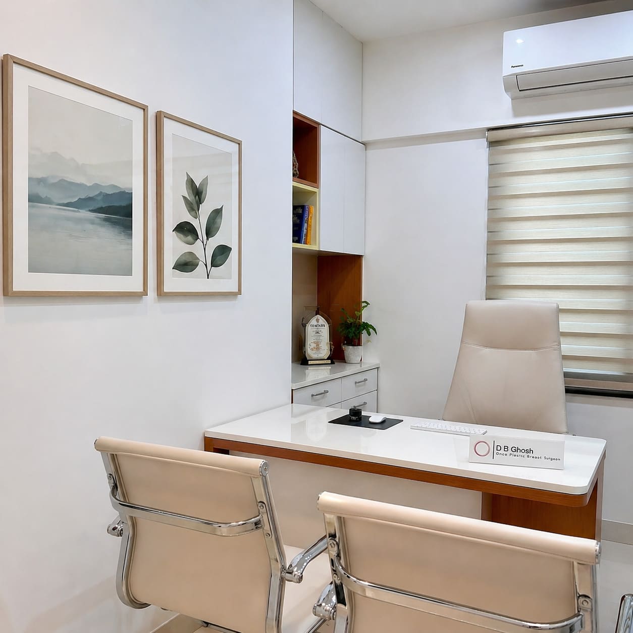 Breast Cancer & Oncoplastic Surgery Consultation Room – Clinical Setting
